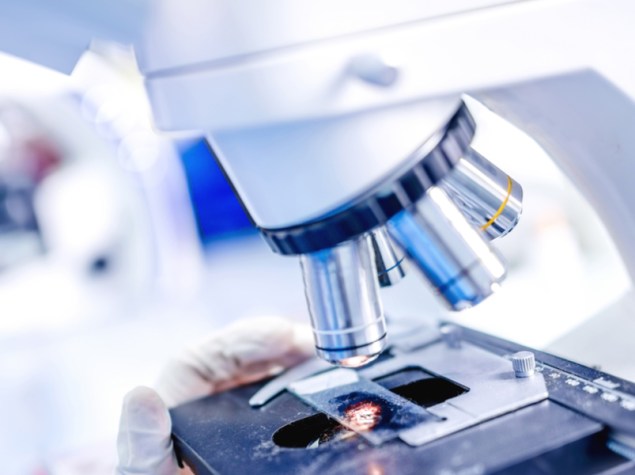 foto di un microscopio