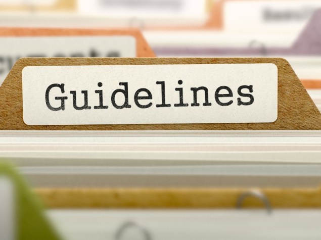 cartellina medica con scritto "guidelines"