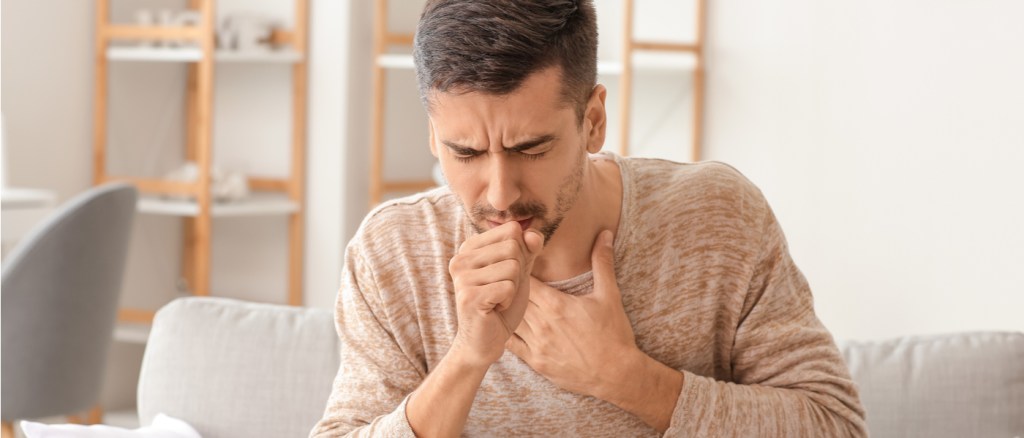 uomo tossisce tosse