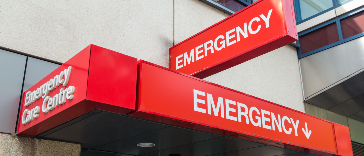 cartello rosso del pronto soccorso