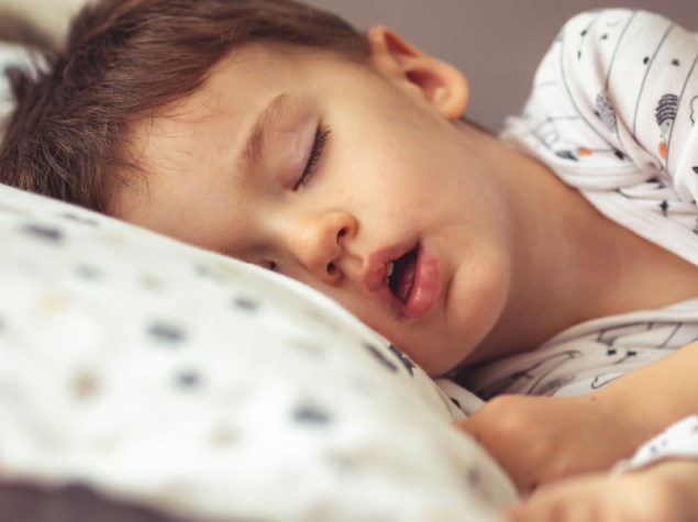 bambino dorme