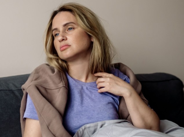 Donna con sintomi da long covid