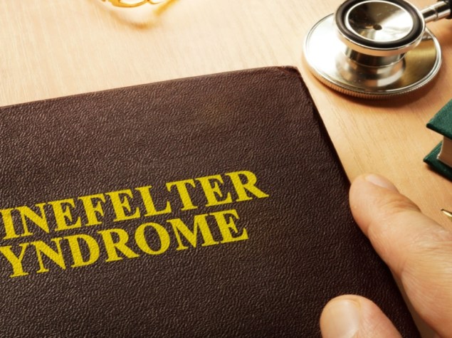 Libro con scritto Sindrome di Klinefelter