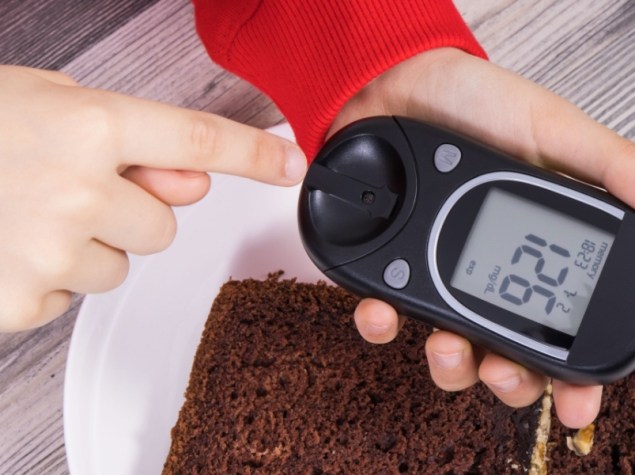 bambino misura glicemia