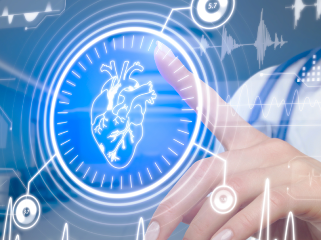 dottoressa indica cuore digitale